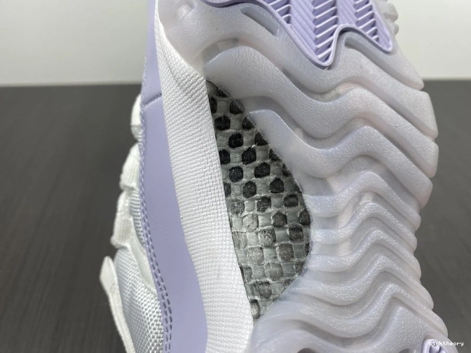 Kick Theory AH7860-101 Low WMNS Air Pure Jordan 11 Violet 0821